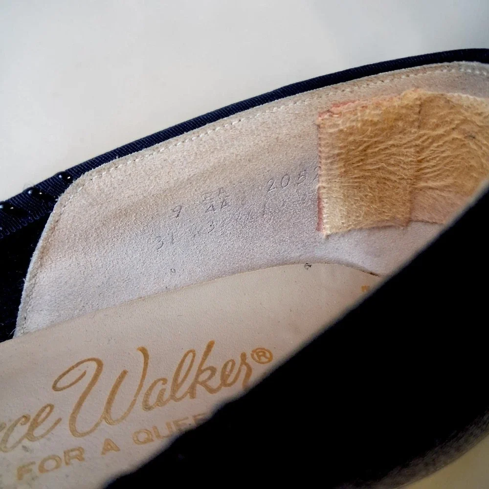 Grace Walker Vintage 60s Black Leather Bow Heels Pumps Almond Toe 8 / 8.5